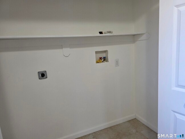 Building Photo - 148 Mathewson St