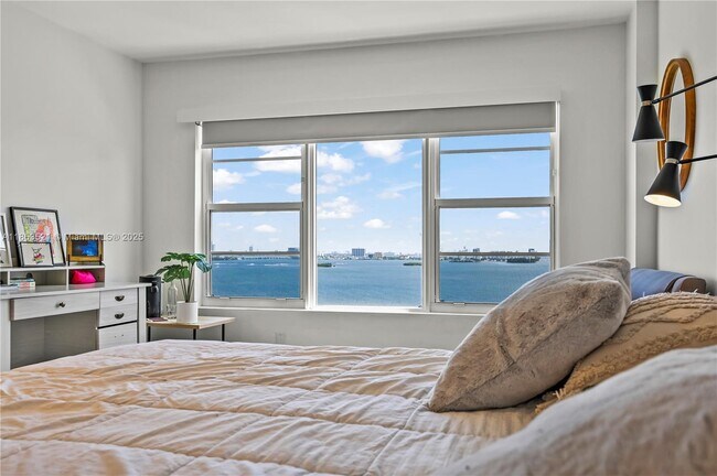 Building Photo - 11111 Biscayne Blvd