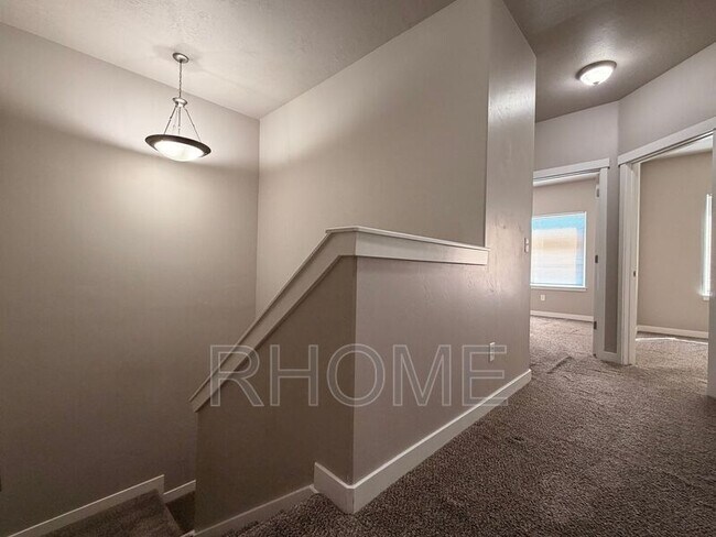 Building Photo - 3719 Lilac Heights Dr