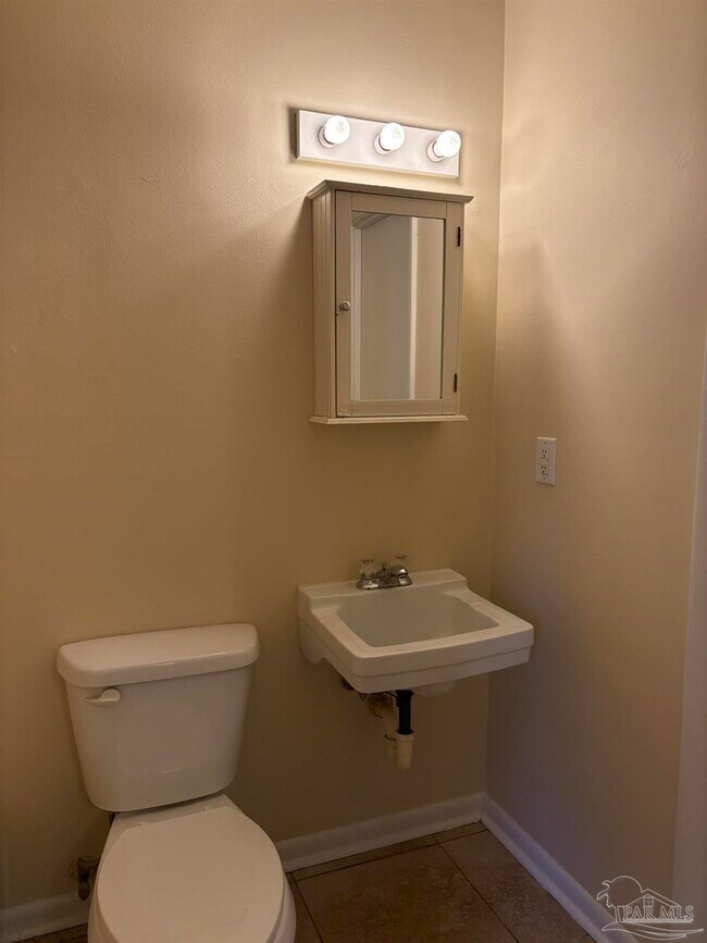 Building Photo - 1361 Stanford Rd