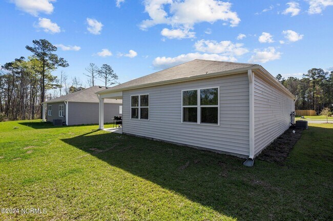 Building Photo - 1561 Pleasant Holw Ct SE
