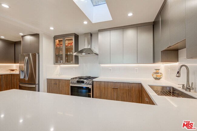 Building Photo - 4520 Gable Dr