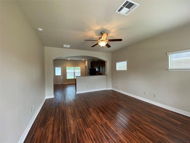 Building Photo - 50 Woodland Hills Dr