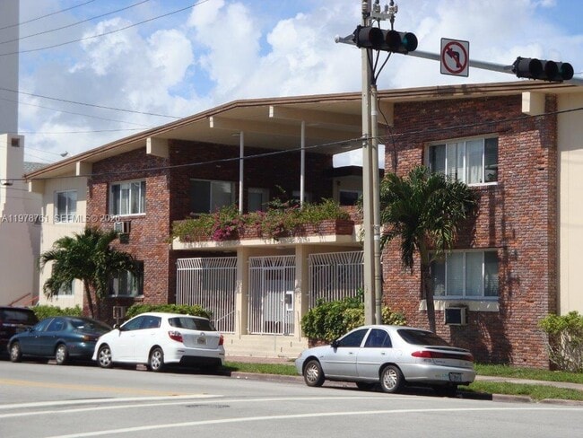 Building Photo - 305 69th St