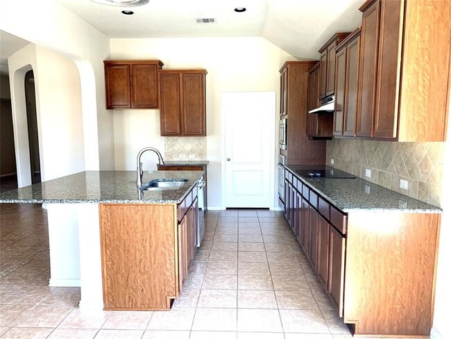 Building Photo - 1001 Emory Fields Cove