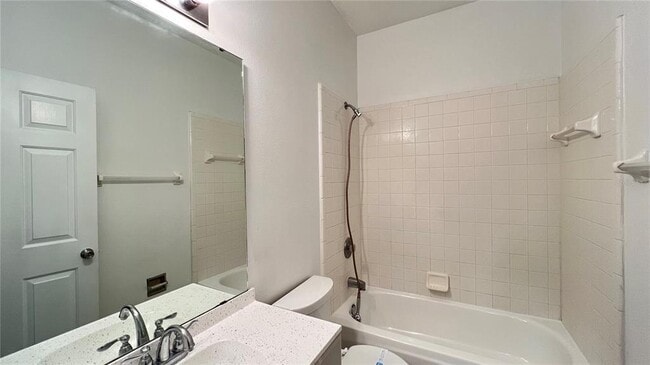 Building Photo - 123 Jaybee Ave