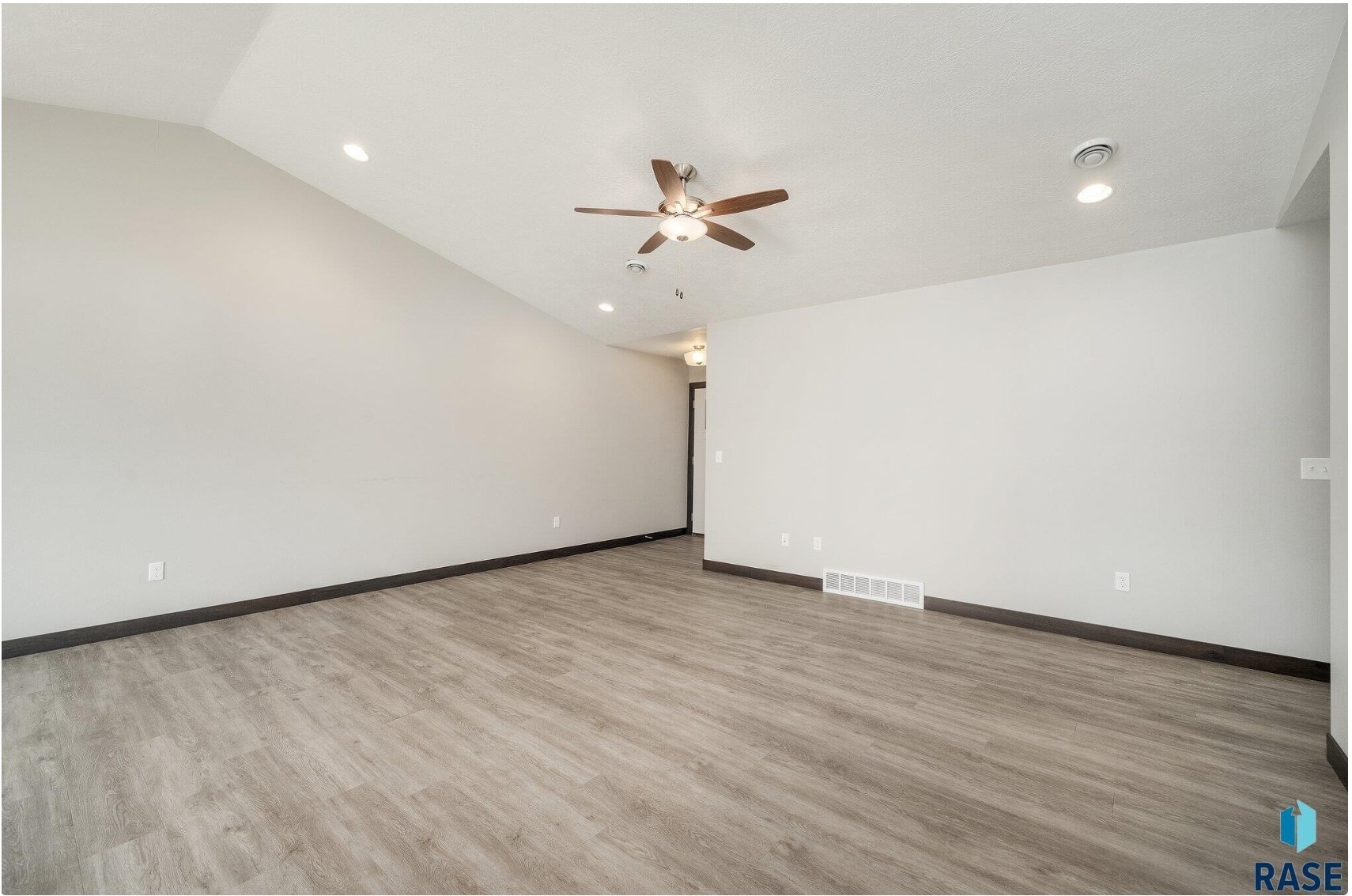 Building Photo - 4603 W 35th St N