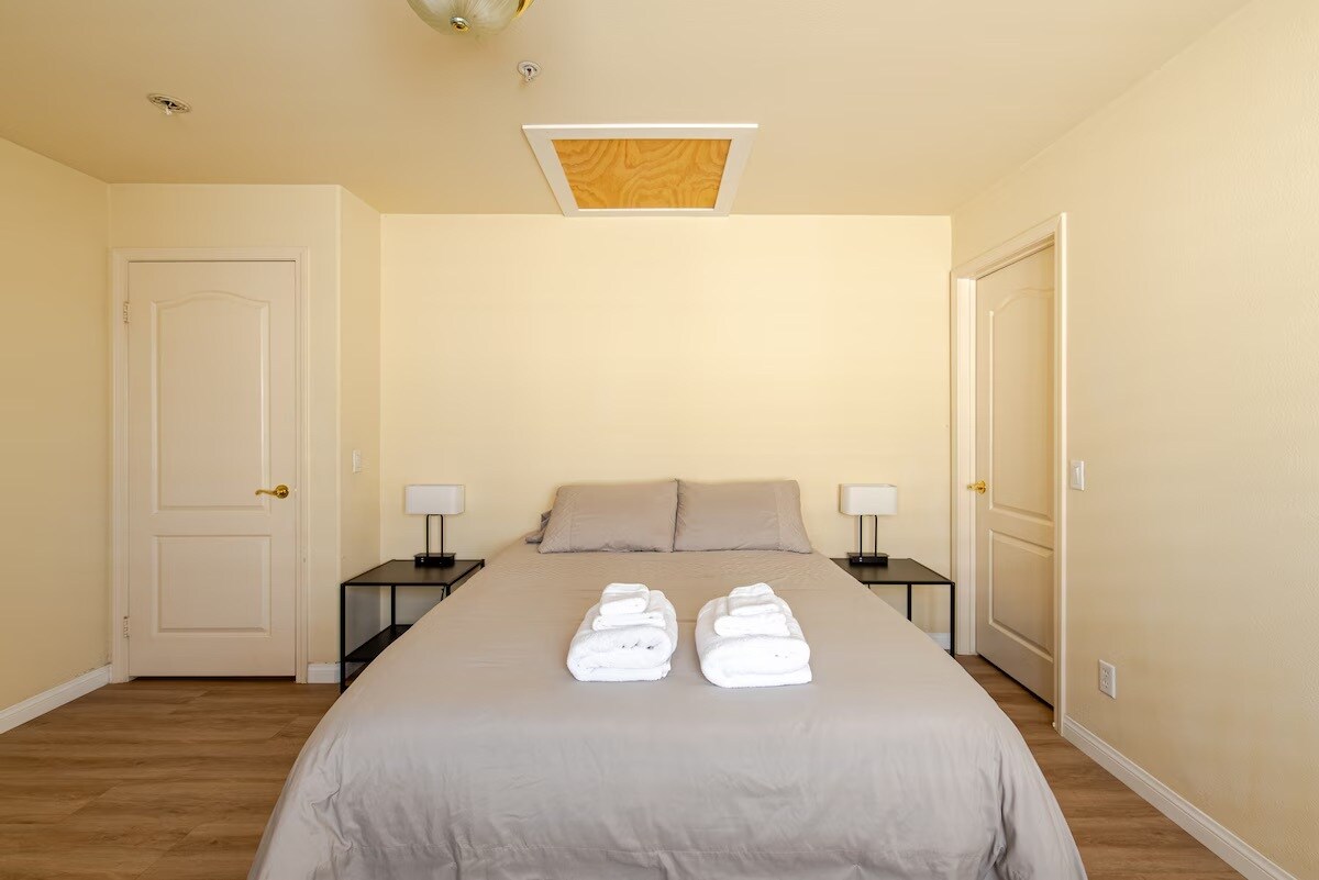 Building Photo - 199 N Lincoln Ave