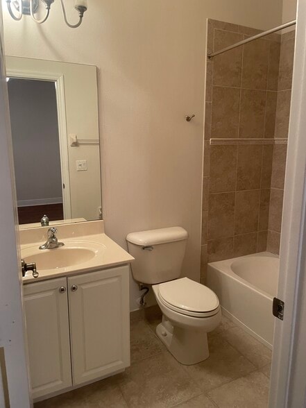 Building Photo - 1077 Cheval Dr