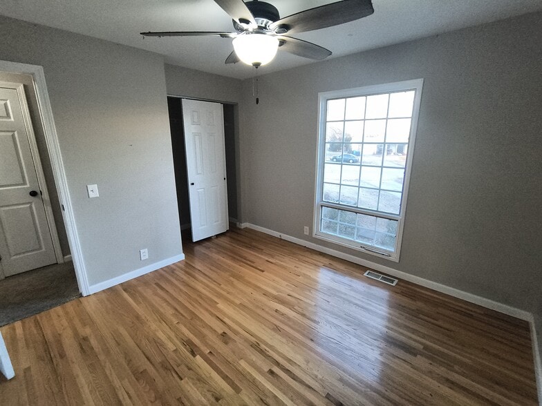 Building Photo - 5 Pastoral Ct