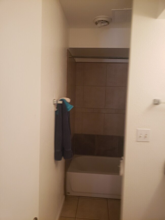 Building Photo - 3560 N Tucson Blvd