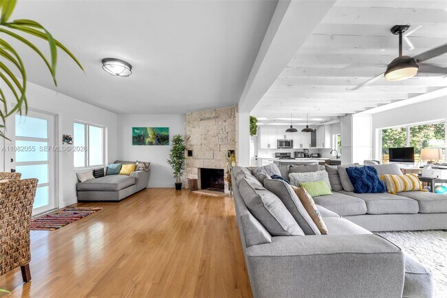 Building Photo - 149 Fern Way