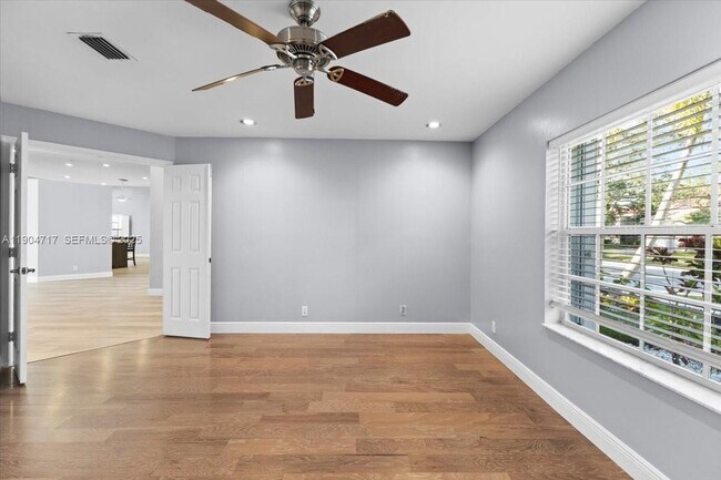 Building Photo - 642 Heritage Dr