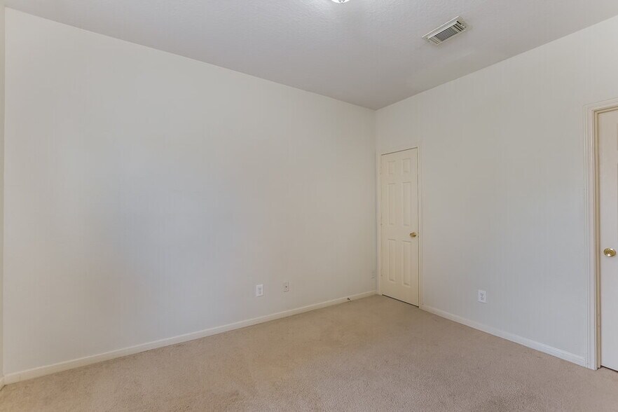 Building Photo - 12226 Carriage Oak Cir