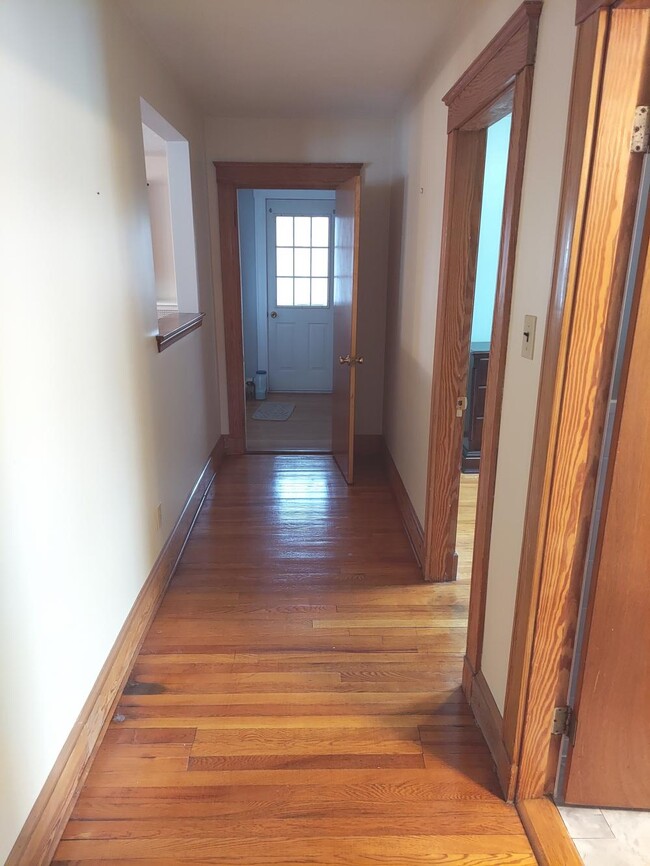 Building Photo - 1 bedroom in Quincy MA 02169