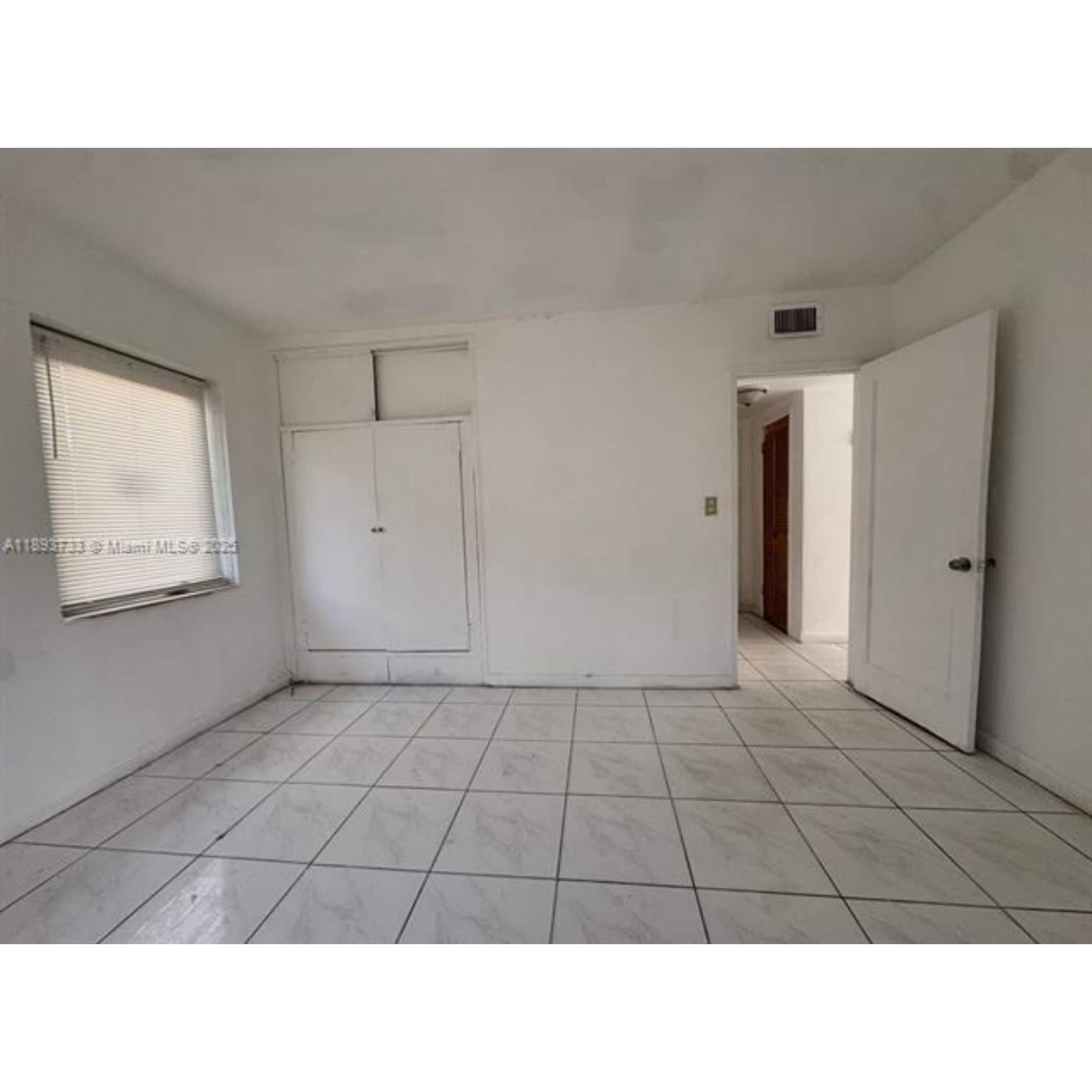 Building Photo - 550 NW 118th St