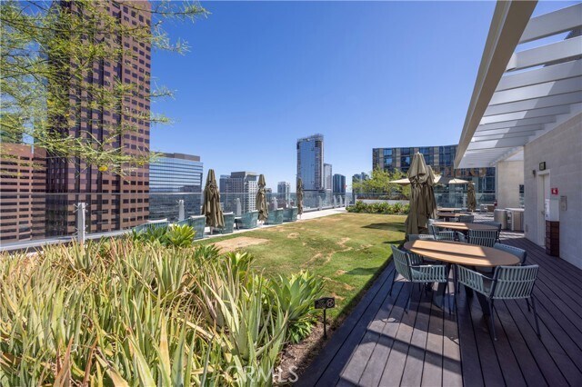 Building Photo - 877 Francisco St