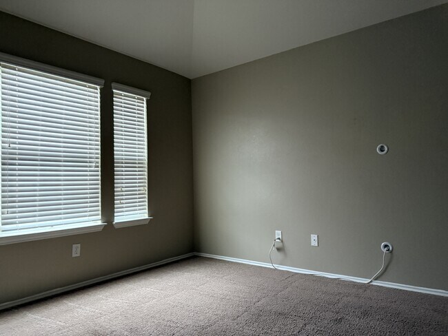 Building Photo - 6208 Melanie Dr