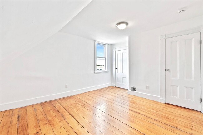 Building Photo - 48 Ashland St