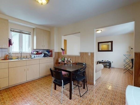 Building Photo - 139 Franklin St