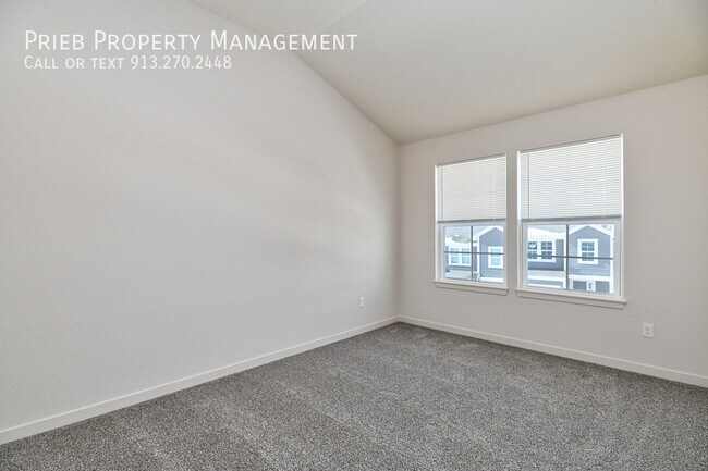 Building Photo - 3245 N 103rd Pl