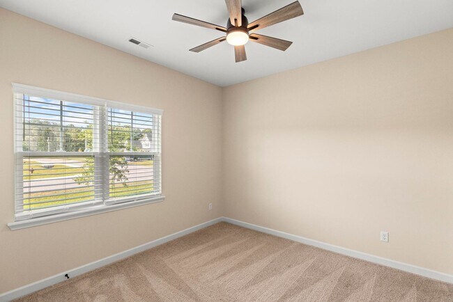 Building Photo - 3 bedroom with bonus room in Holly Ridge is available now!