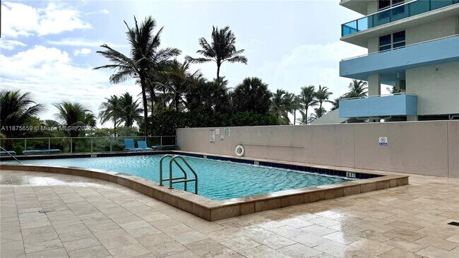 Building Photo - 9225 Collins Ave