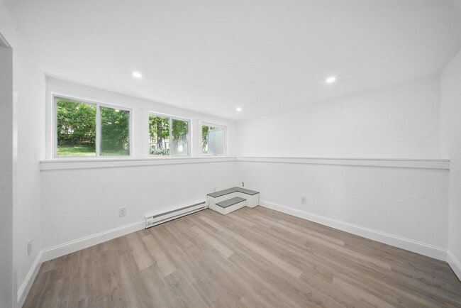 Building Photo - 341 Highland Ave Ext
