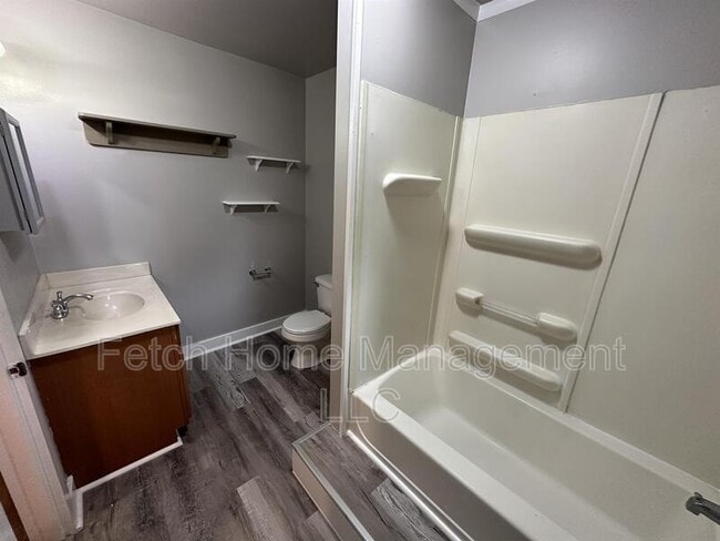 Building Photo - 6 Reese Ave