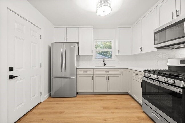 Building Photo - Chaparral Cottage N/M