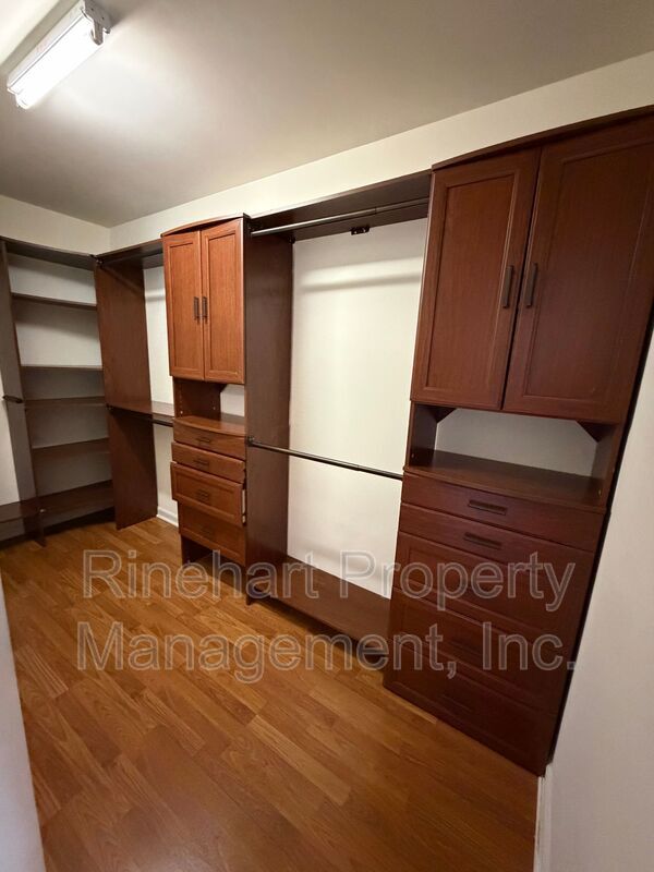 Building Photo - 737 Atherton Way
