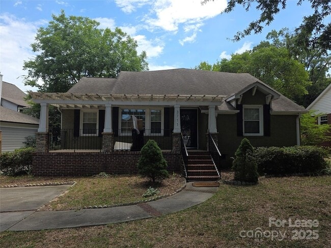 Primary Photo - 3711 Park Rd