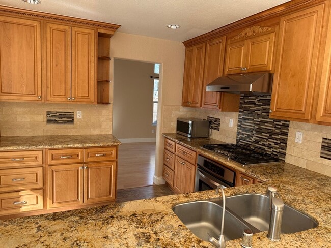 Building Photo - 212 Montevideo Cir