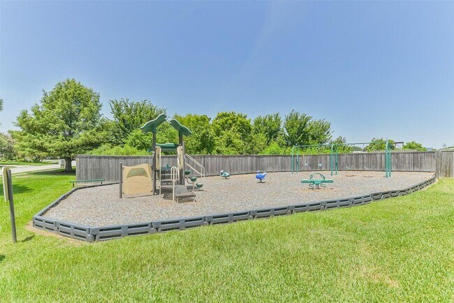 Building Photo - 2922 Lemmingham Dr