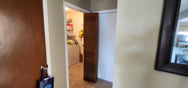 Building Photo - 1305 Capri Dr
