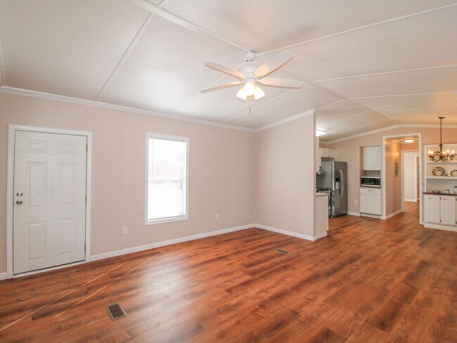 Building Photo - Recently Updated Manufactured Home!