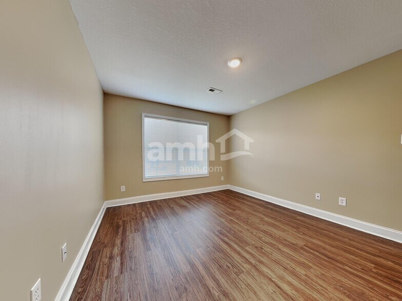 Building Photo - 5818 Rhyne Cove Ln