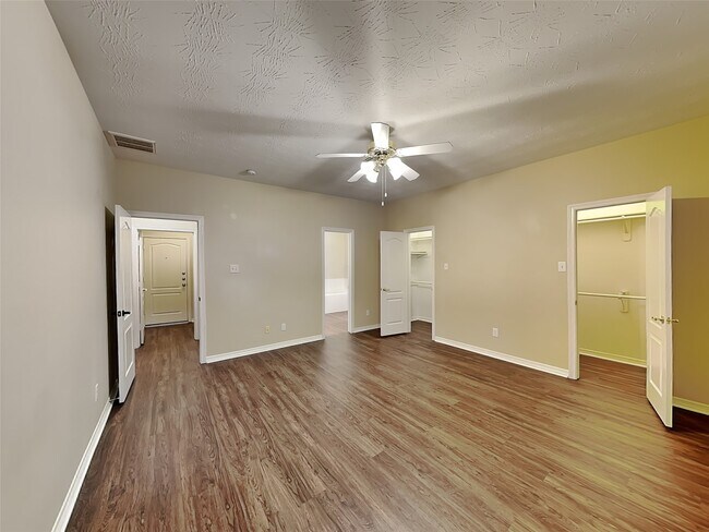 Building Photo - 38011 W Sulphur Creek Dr