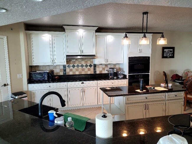 Building Photo - 1085 Jimmy Buffett Mem Hwy