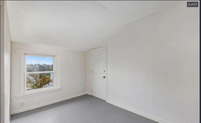 Building Photo - Spacious 3-Bed Apartment - Off-Street Parking, and Optional Garage