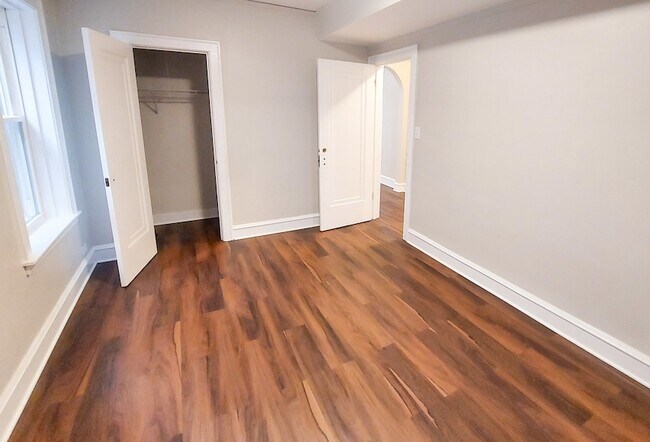 Building Photo - 4835 Lee St