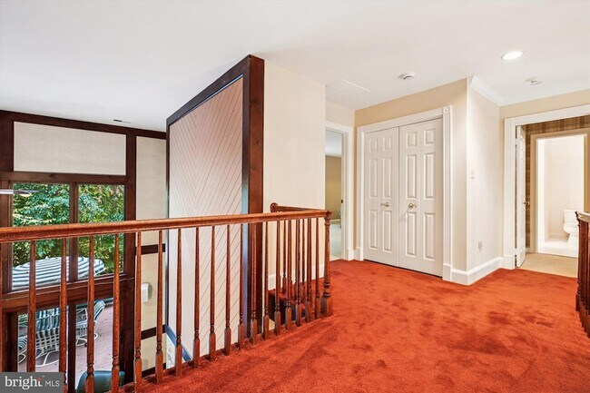 Building Photo - 9454 Newbridge Dr