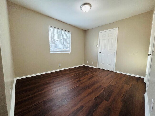 Building Photo - 503 Hardin Ct