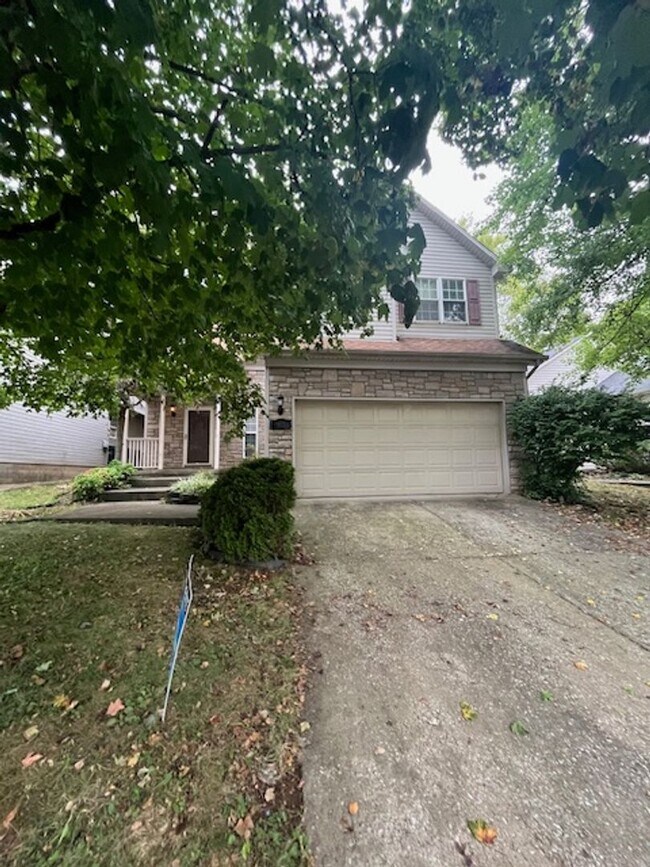 Building Photo - 3 Bedroom, 2.5 Bathroom in Lexington!