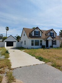 Building Photo - 2 story house with a pool in San Bernardino