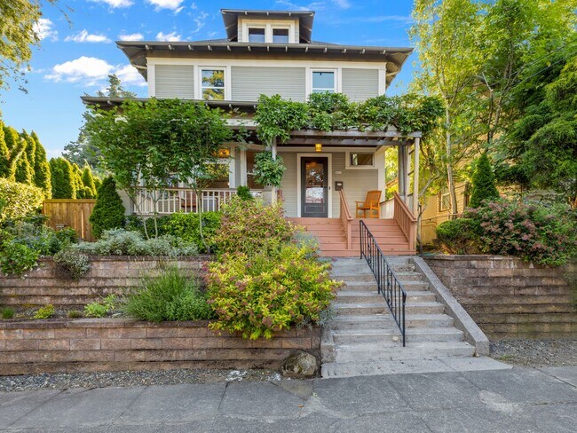 Building Photo - 5 bedroom, 2 bath in North Portland - Bois...