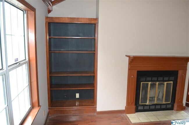 Building Photo - 1023 Stones Throw Dr NW