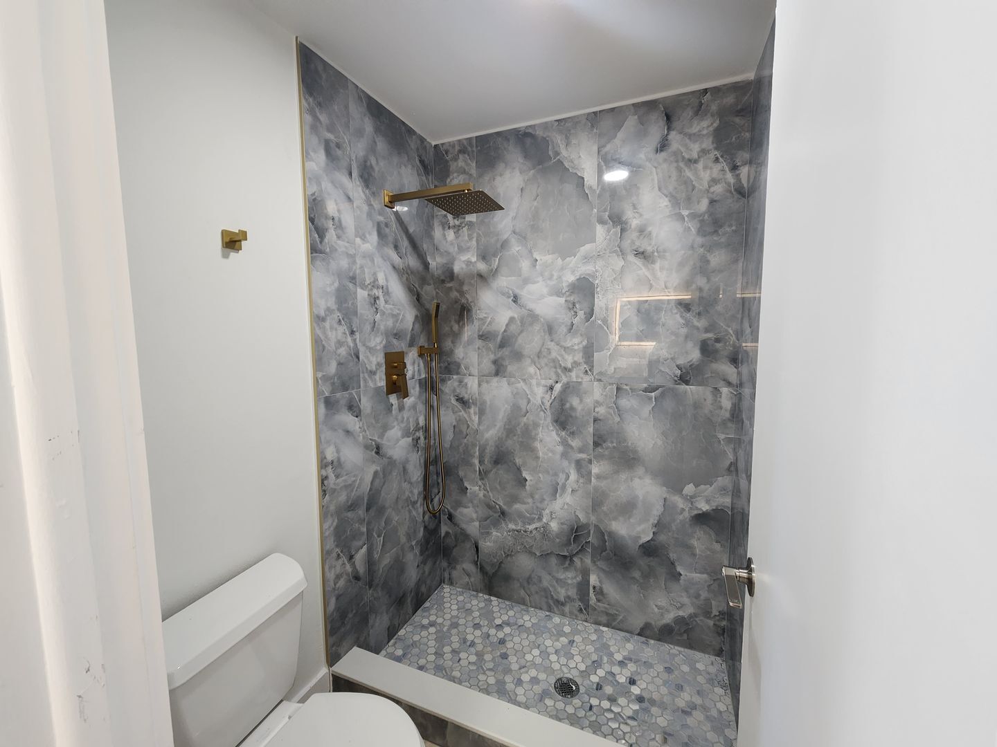 Building Photo - REMODELED 2 bedroom 2 bathroom in NE Cape Coral