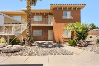 Building Photo - "Cozy 2-Bedroom Retreat in Prime Washington, UT Location – Welcome to La Vanita!"