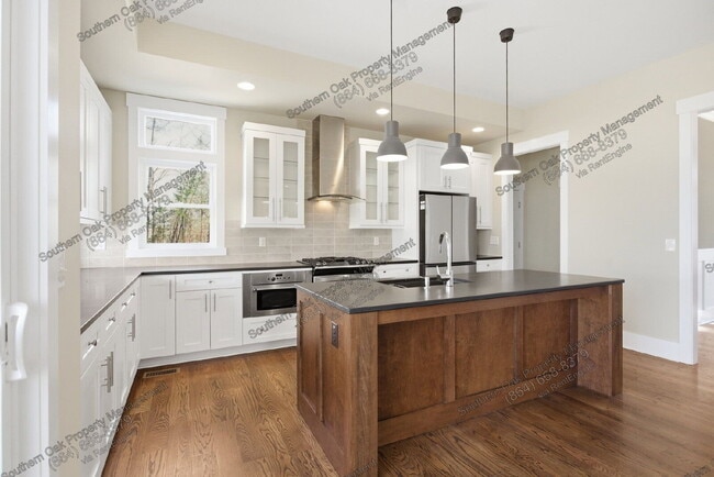 Building Photo - 401 Promontory Ridge